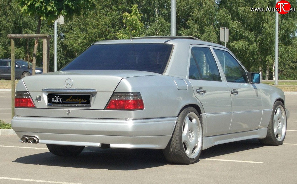 4 299 р. Накладка заднего бампера GT Dynamics Mercedes-Benz E-Class W124 седан дорестайлинг (1984-1993) (Неокрашенная)  с доставкой в г. Майкоп