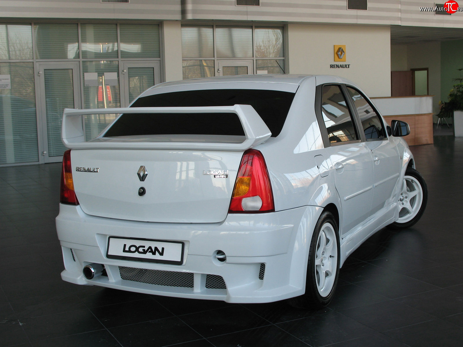 9 999 р. Задний бампер Power DM Renault Logan 1 дорестайлинг (2004-2010) (Без сетки, Неокрашенный)  с доставкой в г. Майкоп