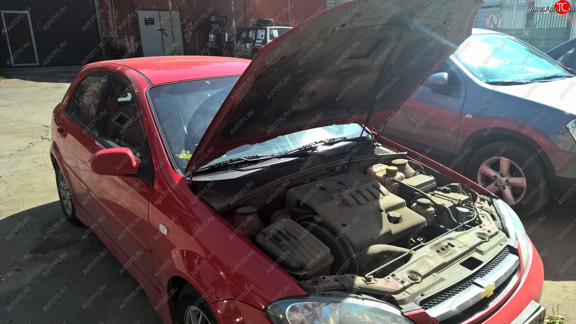 1 449 р. Упор капота Russtal Chevrolet Lacetti седан (2002-2013)  с доставкой в г. Майкоп