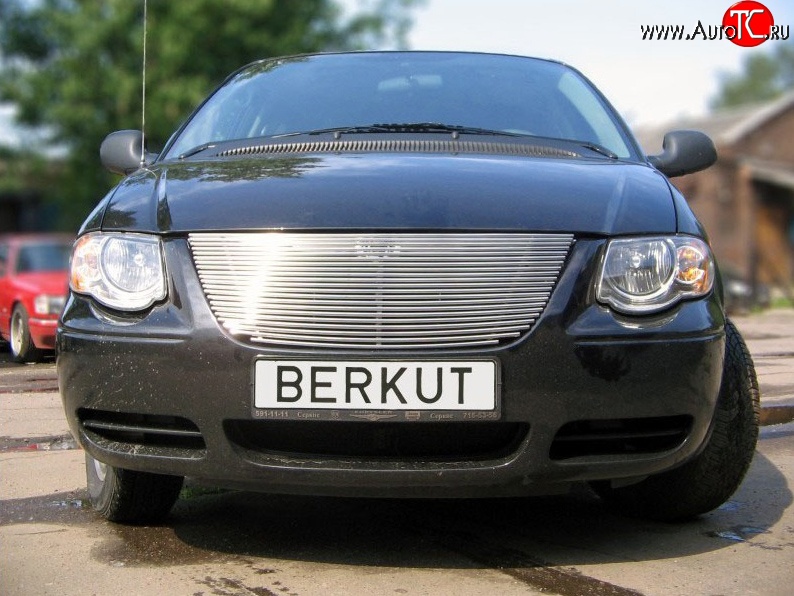 8 399 р. Декоративная вставка решетки радиатора (рестайлинг) Berkut Chrysler Voyager RG минивэн дорестайлинг (2000-2004)  с доставкой в г. Майкоп