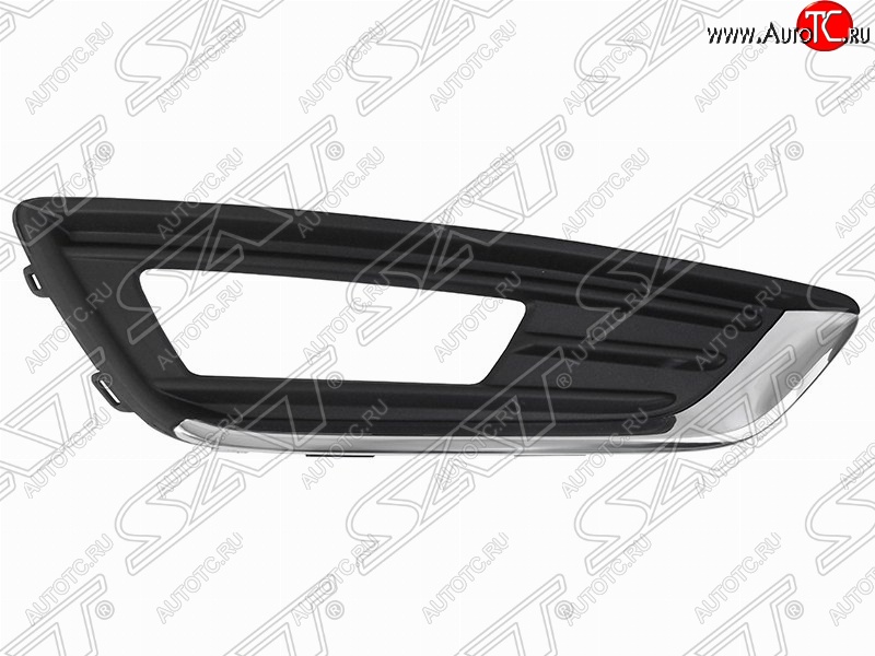 549 р. Правая оправа противотуманной фары SAT (с хром. молдингом) Ford Focus 3 седан рестайлинг (2014-2019)  с доставкой в г. Майкоп