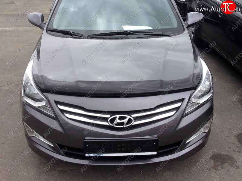3 299 р. Дефлектор капота SIM Hyundai Solaris RBr седан рестайлинг (2014-2017)  с доставкой в г. Майкоп