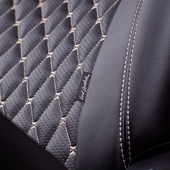 13 949 р. Чехлы для сидений Lord Autofashion Байрон (экокожа, раздельная спинка, 2 Г-образных подголовника)  Hyundai Solaris  RBr (2010-2017) седан дорестайлинг, седан рестайлинг (Черный, вставка черная, строчка бежевая)  с доставкой в г. Майкоп. Увеличить фотографию 2