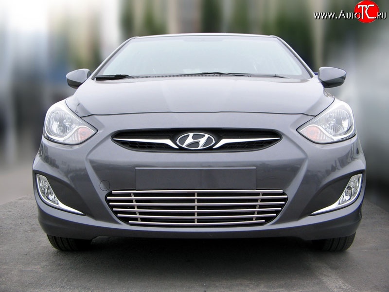 5 299 р. Декоративная вставка воздухозаборника Berkut Hyundai Solaris RBr седан дорестайлинг (2010-2014)  с доставкой в г. Майкоп
