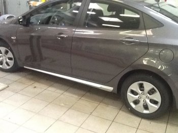 4 999 р. Пластиковые пороги АвтоКрат Hyundai Solaris RBr седан рестайлинг (2014-2017) (Неокрашенные)  с доставкой в г. Майкоп. Увеличить фотографию 2
