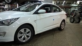 4 999 р. Пластиковые пороги АвтоКрат Hyundai Solaris RBr седан рестайлинг (2014-2017) (Неокрашенные)  с доставкой в г. Майкоп. Увеличить фотографию 3