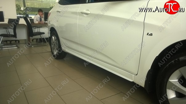 4 999 р. Пластиковые пороги АвтоКрат Hyundai Solaris RBr седан рестайлинг (2014-2017) (Неокрашенные)  с доставкой в г. Майкоп