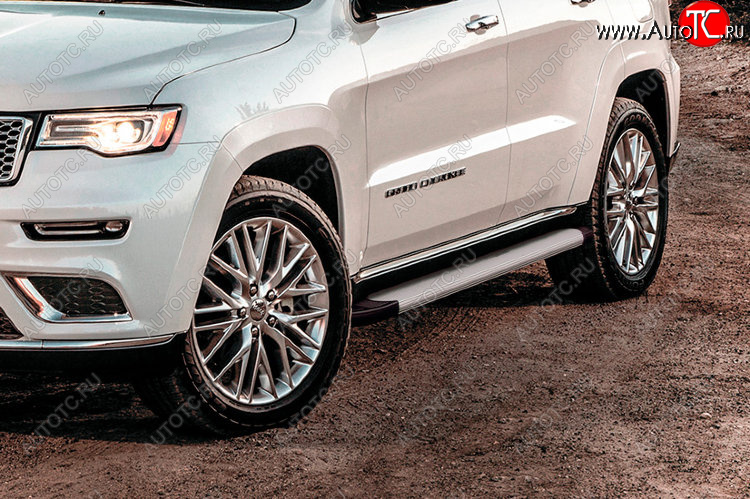 13 099 р. Пороги алюминиевые Slitkoff  Jeep Grand Cherokee  WK2 (2013-2018) 1-ый рестайлинг (Optima Silver)  с доставкой в г. Майкоп