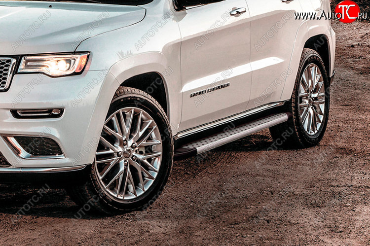16 999 р. Пороги алюминиевые Slitkoff  Jeep Grand Cherokee  WK2 (2013-2018) 1-ый рестайлинг (Standart Silver)  с доставкой в г. Майкоп