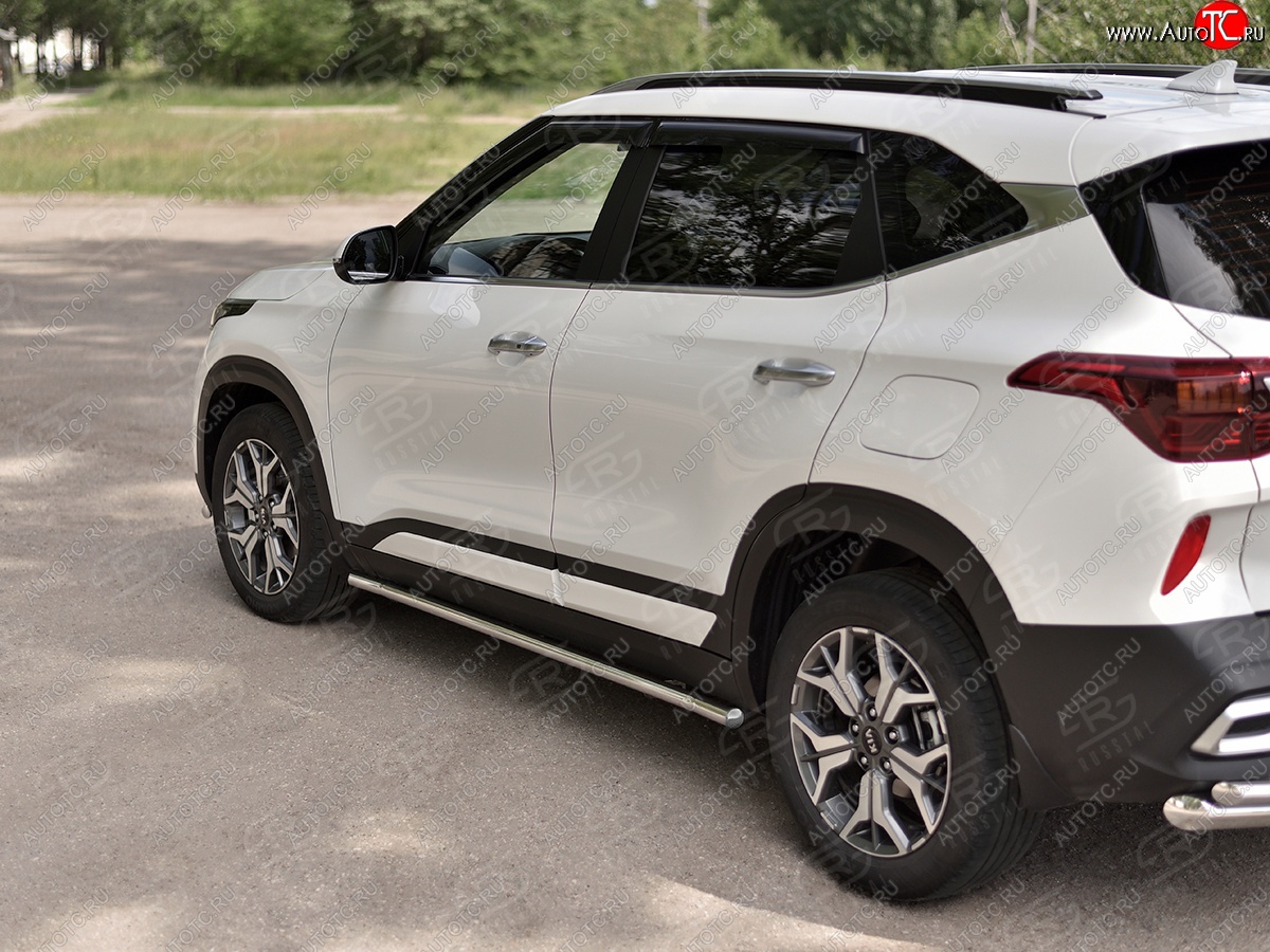 17 299 р. Защита порогов SLITKOFF (Ø63 мм, нержавейка) SLITKOFF  KIA Seltos (2019-2025) (Металлические торцы под 90°)  с доставкой в г. Майкоп