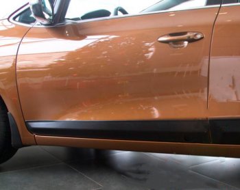 Молдинг двери RA (передний левый) KIA Ceed 2 JD дорестайлинг, хэтчбэк (2012-2015) (Поверхность шагрень)