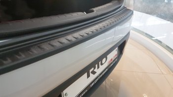 1 099 р. Накладка защитная на задний бампер Petroil Tuning KIA Rio 4 FB дорестайлинг седан (2016-2020) (Текстурная поверхность)  с доставкой в г. Майкоп. Увеличить фотографию 3