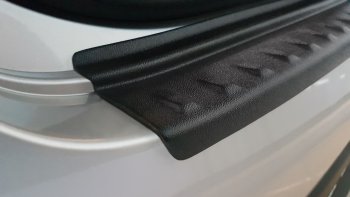 1 099 р. Накладка защитная на задний бампер Petroil Tuning KIA Rio 4 FB дорестайлинг седан (2016-2020) (Текстурная поверхность)  с доставкой в г. Майкоп. Увеличить фотографию 5