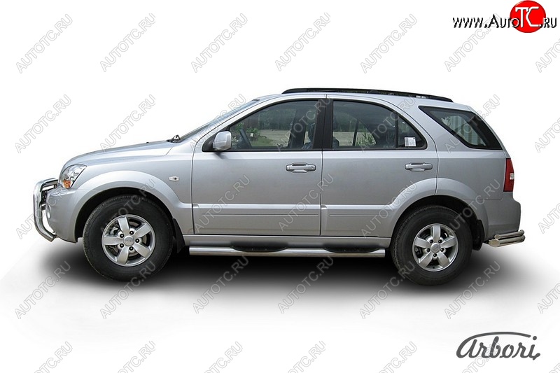 14 579 р. Защита штатных порогов Arbori (с проступью, нержавейка, d76 mm). KIA Sorento BL дорестайлинг (2002-2006)  с доставкой в г. Майкоп