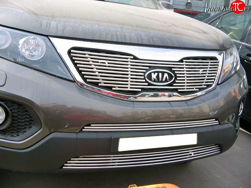 6 799 р. Декоративная вставка воздухозаборника Berkut KIA Sorento XM дорестайлинг (2009-2012)  с доставкой в г. Майкоп