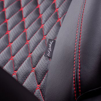 10 899 р. Чехлы для сидений Lord Autofashion Байрон (экокожа, раздельная спинка, 3 Г-образных подголовника) KIA Soul PS рестайлинг (2017-2019) (Черный, вставка черная, строчка красная)  с доставкой в г. Майкоп. Увеличить фотографию 7