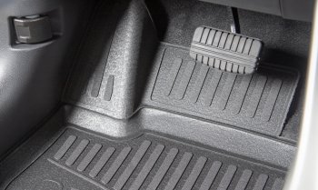 9 949 р. Комплект 3D ковриков салона TRIUMF Land Rover Discovery Sport L550 дорестайлинг (2014-2019) (Черные)  с доставкой в г. Майкоп. Увеличить фотографию 3