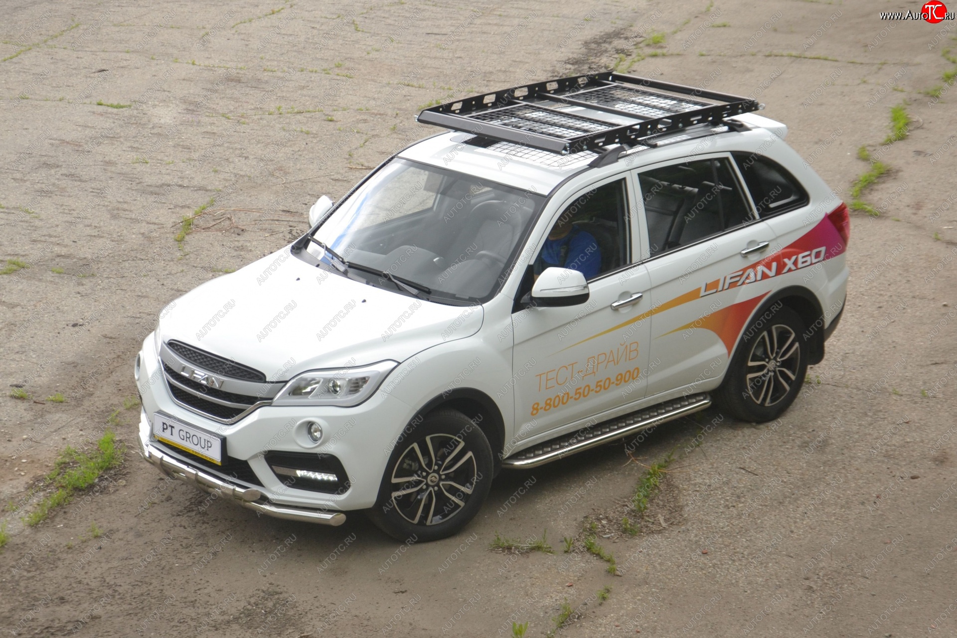 26 349 р. Порожки для ног из трубы Ø51 с алюминиевой площадкой Petroil Tuning Lifan X60 2-ой рестайлинг (2016-2025) (Нержавеющая полированная сталь)  с доставкой в г. Майкоп