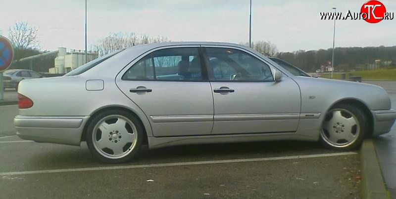 4 499 р. Комплект порогов AMG E45 Mercedes-Benz E-Class W210 дорестайлинг седан (1996-1999) (Неокрашенные)  с доставкой в г. Майкоп