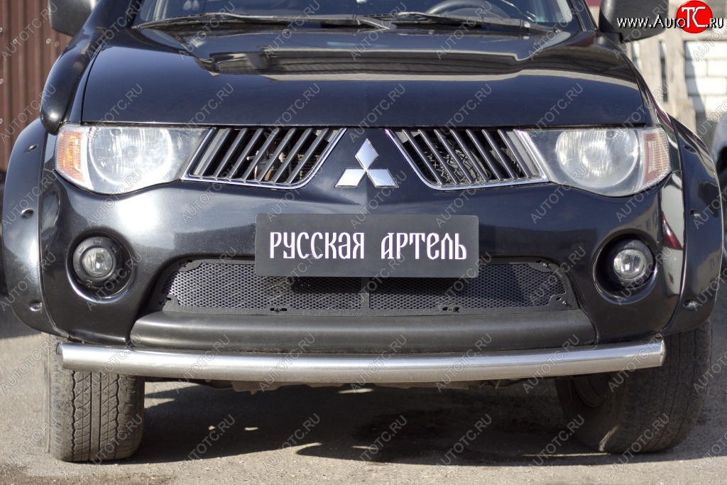 2 579 р. Защитная сетка решетки переднего бампера РА Mitsubishi L200 4  дорестайлинг (2006-2014)  с доставкой в г. Майкоп