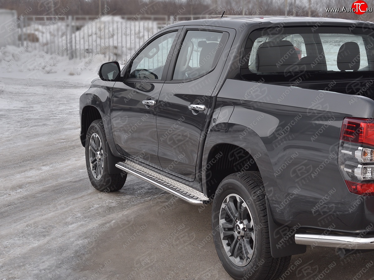 24 649 р. Порожки для ног SLITKOFF (Ø42 мм)  Mitsubishi L200  5 KK,KL (2018-2022) рестайлинг (Лист алюминиевый, труба - нержавейка)  с доставкой в г. Майкоп