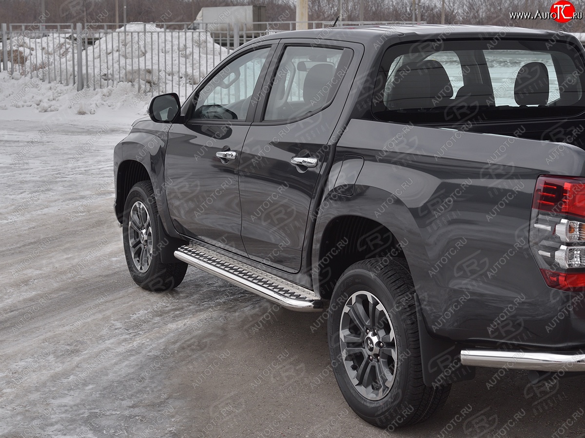 30 599 р. Порожки для ног SLITKOFF (Ø63 мм)  Mitsubishi L200  5 KK,KL (2018-2022) рестайлинг (Лист алюминиевый, труба - нержавейка)  с доставкой в г. Майкоп