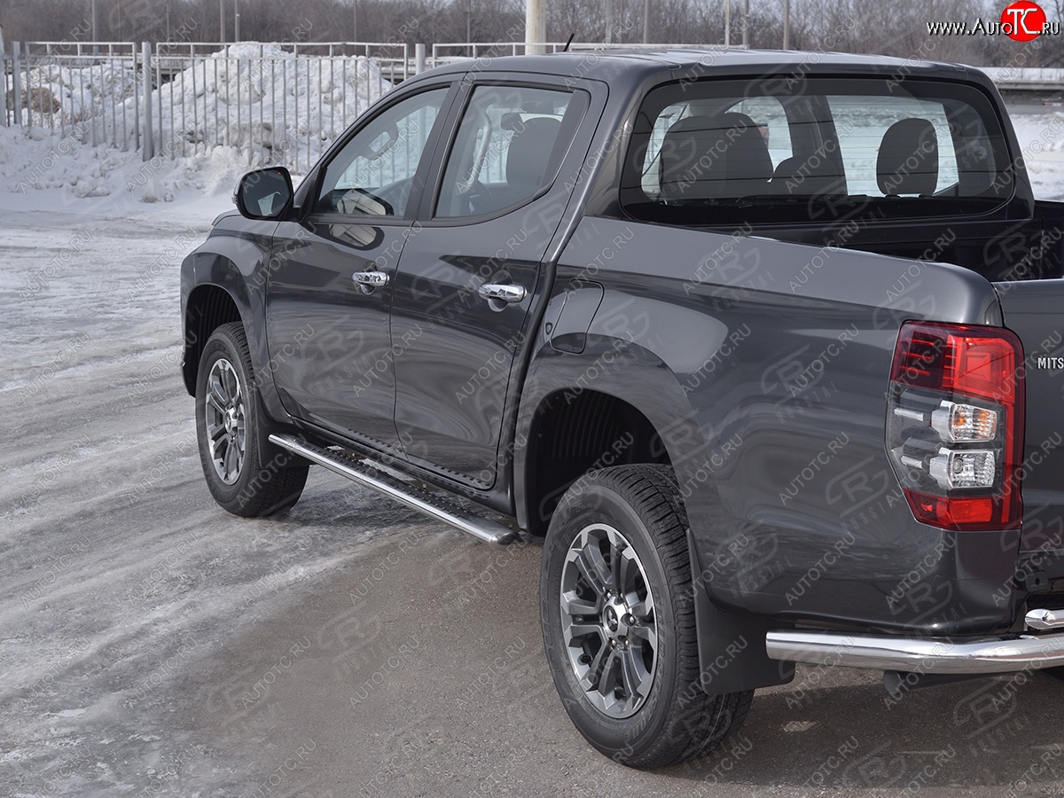 19 399 р. Защита порогов (Ø120x60 мм с проступью, нержавейка) Russtal Mitsubishi L200 5 KK,KL рестайлинг (2018-2022)  с доставкой в г. Майкоп