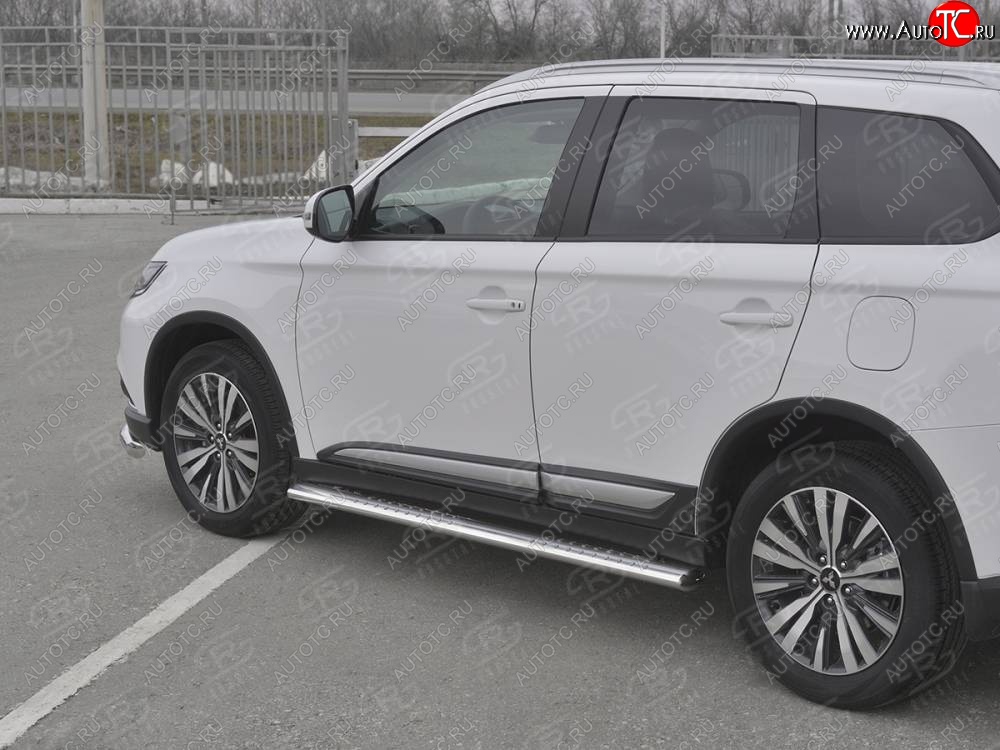 19 399 р. Защита порогов (Ø120x60 мм с проступью, нержавейка) Russtal Mitsubishi Outlander GF 3-ий рестайлинг (2018-2022)  с доставкой в г. Майкоп