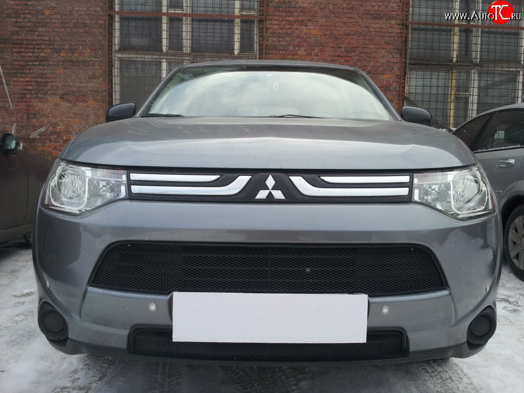 4 299 р. Сетка на бампер Russtal (черная) Mitsubishi Outlander GF дорестайлинг (2012-2014)  с доставкой в г. Майкоп