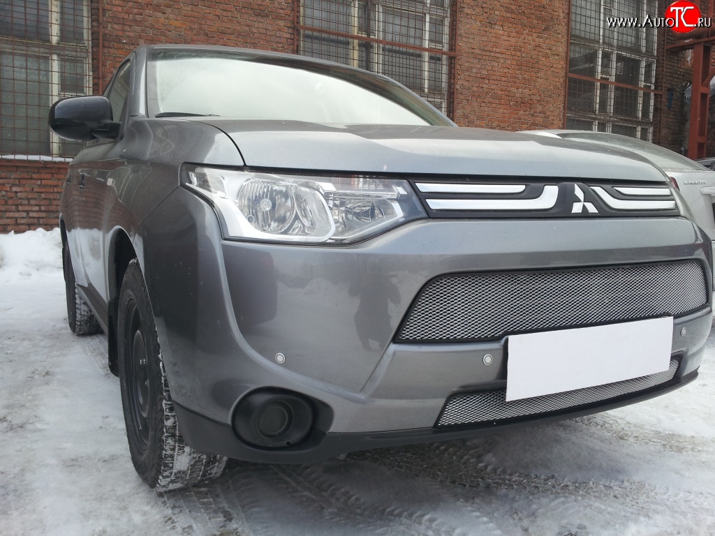 2 599 р. Сетка на бампер (рестайлинг) Russtal (хром) Mitsubishi Outlander GF дорестайлинг (2012-2014)  с доставкой в г. Майкоп