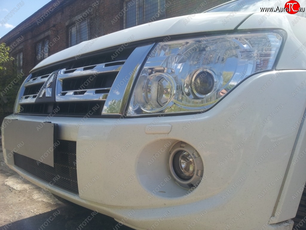 1 469 р. Защитная решётка в воздуховод автомобиля Russtal (черная) Mitsubishi Pajero 4 V90 дорестайлинг (2006-2011)  с доставкой в г. Майкоп