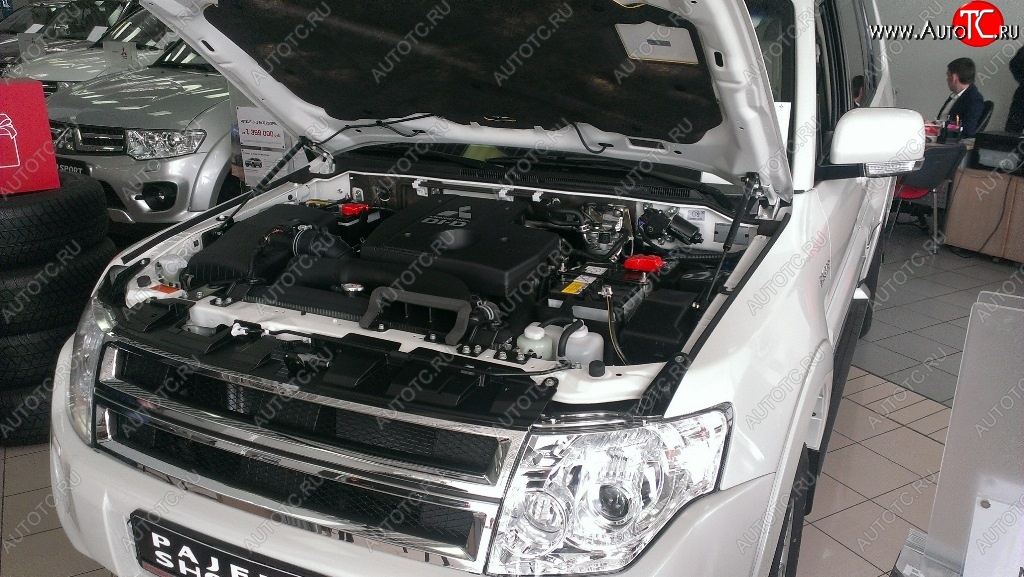 2 199 р. Газовые упоры капота Berkut Mitsubishi Pajero 4 V90 дорестайлинг (2006-2011)  с доставкой в г. Майкоп