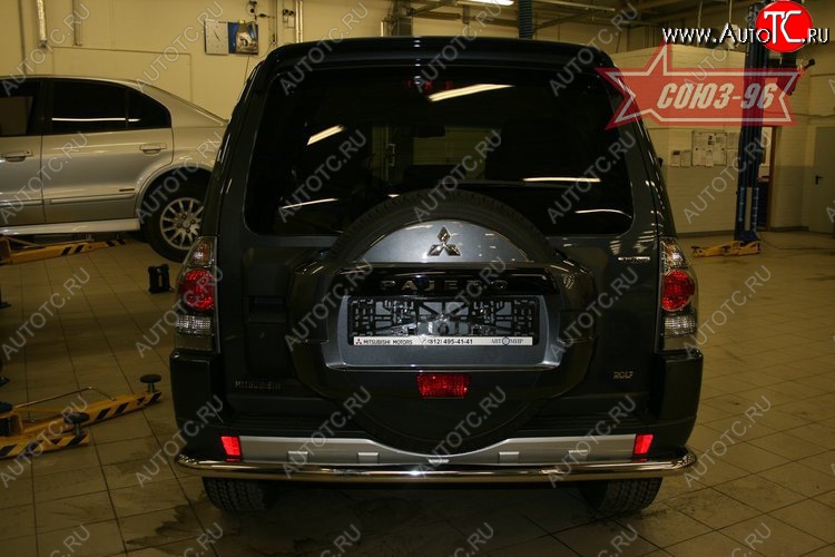 10 394 р. Защита заднего бампера Souz-96 (d60) Mitsubishi Pajero 4 V80 дорестайлинг (2006-2011) (полированная нержавейка)  с доставкой в г. Майкоп