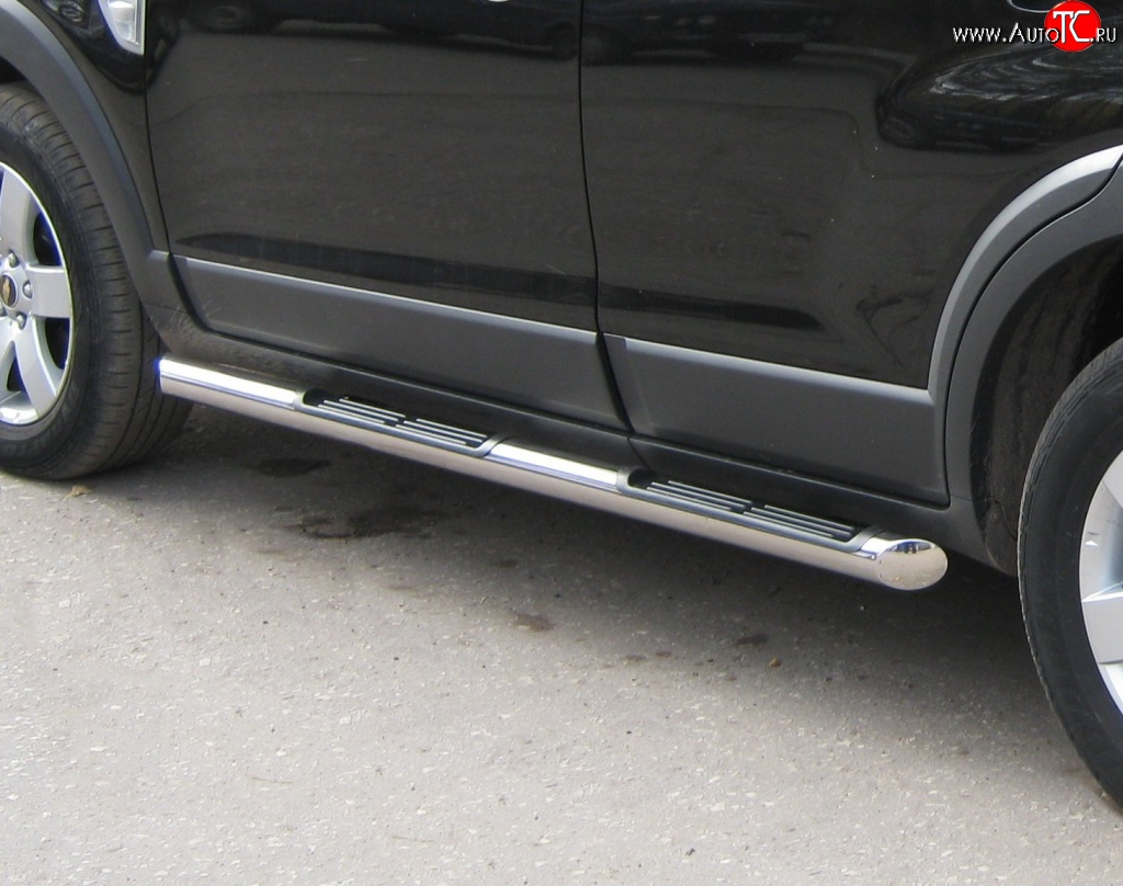 83 999 р. Защита порогов Russtal из трубы d76 мм с пластиковыми вставками для ног Chevrolet Captiva  дорестайлинг (2006-2011) (Защита порогов с со скосами на торцах (вариант 1))  с доставкой в г. Майкоп