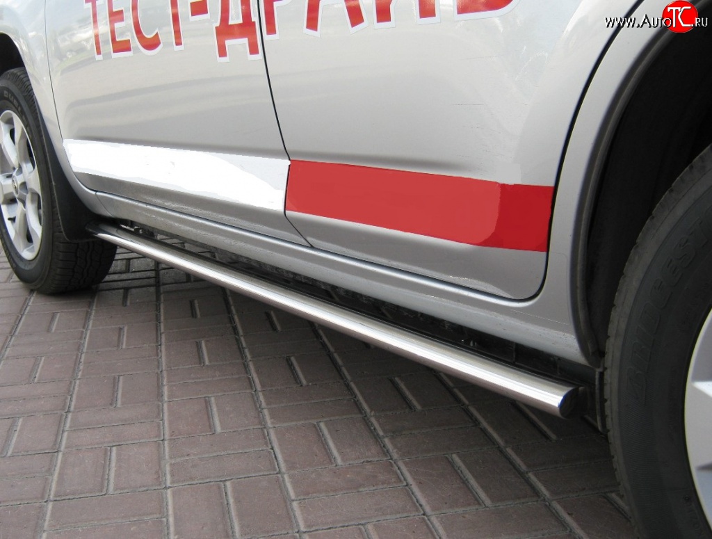 70 999 р. Защита порогов Russtal из круглой трубы 63 мм Toyota RAV4 XA30 5 дв. 2-ой рестайлинг (2010-2013) (Защита порогов с со скосами на торцах (вариант 1))  с доставкой в г. Майкоп