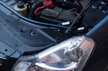 2 969 р. Упор капота MV-Tuning (одинарный) Nissan Almera G15 седан (2012-2019)  с доставкой в г. Майкоп. Увеличить фотографию 5