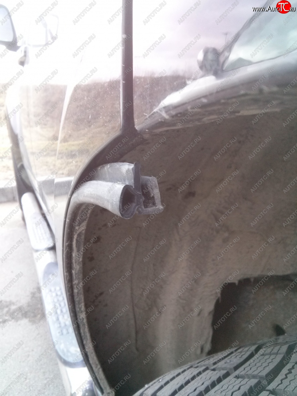 8 349 р. Уплотнитель между задней дверью и аркой колеса Оригинал Nissan Pathfinder R51 рестайлинг (2009-2014)  с доставкой в г. Майкоп