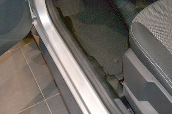 2 889 р. Накладки на ковролин пола Petroil Tuning Nissan Terrano D10 рестайлинг (2016-2022)  с доставкой в г. Майкоп. Увеличить фотографию 4