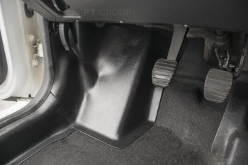 3 279 р. Накладки на ковролин пола Petroil Tuning Nissan Terrano D10 рестайлинг (2016-2022)  с доставкой в г. Майкоп. Увеличить фотографию 6