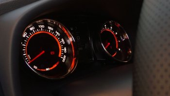 75 579 р. Приборная панель Ferrum GF 890 PH2 (подсветка оранжевый и голубой) Nissan Terrano D10 дорестайлинг (2013-2016) (Серебро (шкалы оранжевый, голубой))  с доставкой в г. Майкоп. Увеличить фотографию 2