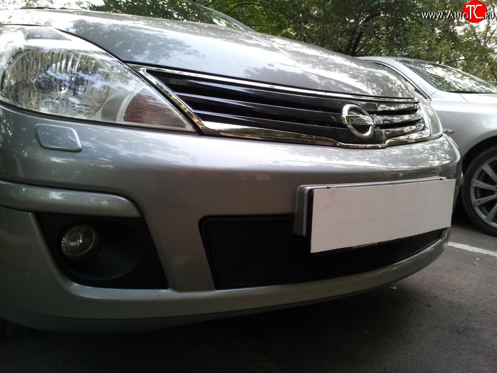 1 839 р. Сетка на бампер Russtal (черная) Nissan Tiida 1 хэтчбек C11 рестайлинг (2010-2014)  с доставкой в г. Майкоп