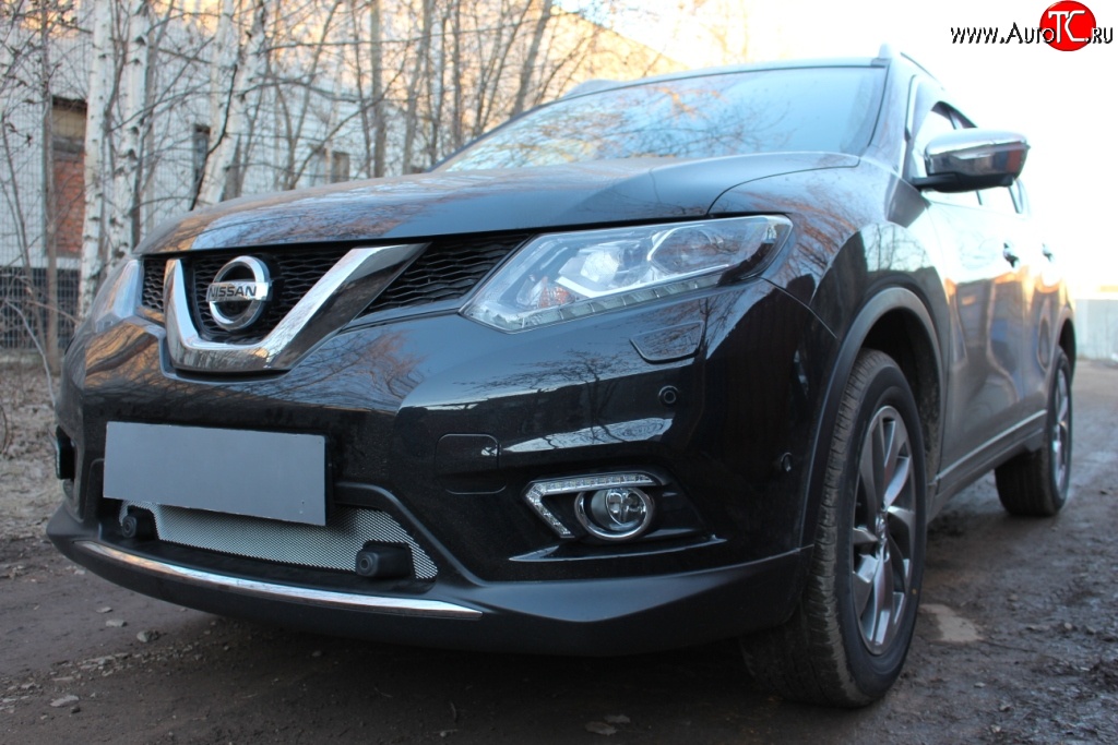 1 569 р. Сетка (под парктроник) на бампер Russtal (хром) Nissan X-trail 3 T32 рестайлинг (2017-2022)  с доставкой в г. Майкоп