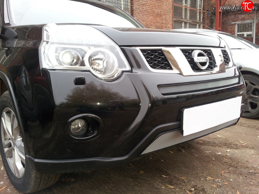 1 999 р. Средняя сетка на бампер Russtal (хром) Nissan X-trail 2 T31 рестайлинг (2010-2015)  с доставкой в г. Майкоп
