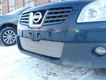 3 179 р. Защитная сетка в бампер (низ, ячейка 3х7 мм) Стрелка11 Стандарт Nissan Qashqai 1 дорестайлинг (2007-2010) (Хром)  с доставкой в г. Майкоп. Увеличить фотографию 2