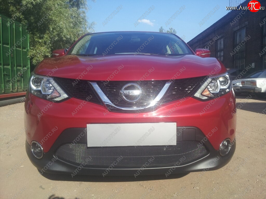 3 199 р. Защитная сетка в бампер (низ, ячейка 3х7 мм) Стрелка11 Стандарт Nissan Qashqai 2 J11 дорестайлинг (2013-2019) (Чёрная)  с доставкой в г. Майкоп