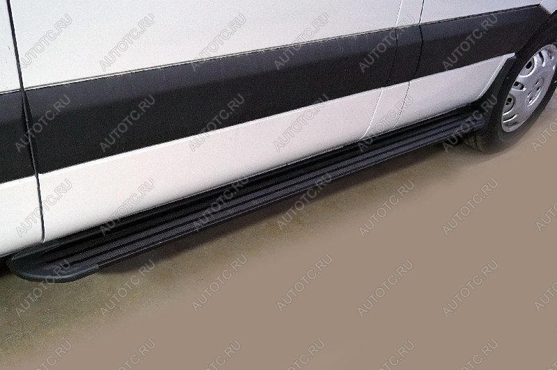17 649 р. Правый порог алюминиевый Slim line ТСС Тюнинг  Sollers Atlant (2022-2025) автобус, цельнометаллический фургон (Black)  с доставкой в г. Майкоп