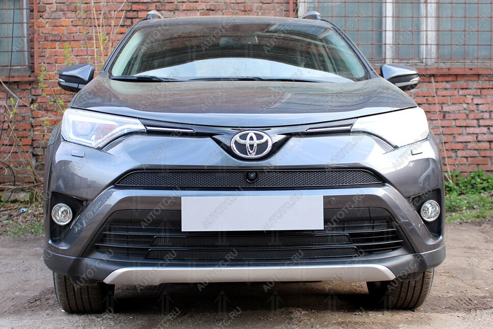 4 099 р. Защита радиатора (верх) (с камерой) Стрелка11 PREMIUM Toyota RAV4 XA40 5 дв. рестайлинг (2015-2019) (черная)  с доставкой в г. Майкоп