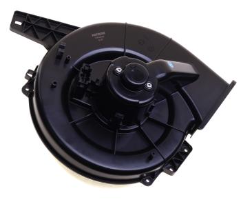 3 199 р. Мотор отопителя VW Polo (09-) AUDI A1 (11-) SEAT Ibiza (13-) SKODA Rapid (13-) PATRON PATRON pfn042  с доставкой в г. Майкоп. Увеличить фотографию 2