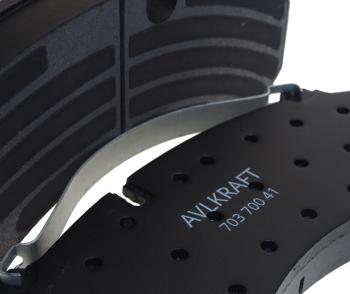 7 799 р. Колодки тормозные SITRAK HOWO A7 (09-) передние (4шт.) AVLKRAFT AVLKRAFT 70370041  с доставкой в г. Майкоп. Увеличить фотографию 2