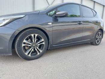3 289 р. Пластиковые накладки порогов Фанат Тюнинг  KIA Ceed  2 JD (2012-2018) дорестайлинг универсал, дорестайлинг, хэтчбэк, рестайлинг универсал, рестайлинг, хэтчбэк (неокрашенные (глянец под окраску))  с доставкой в г. Майкоп. Увеличить фотографию 2